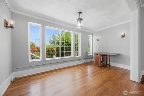 9615 56th Avenue S Seattle WA 98118