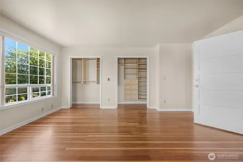 9615 56th Avenue S Seattle WA 98118