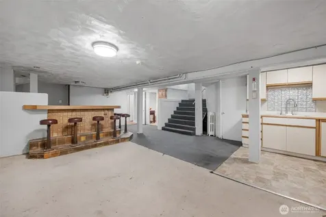 9615 56th Avenue S Seattle WA 98118