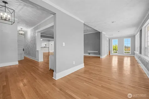 9615 56th Avenue S Seattle WA 98118