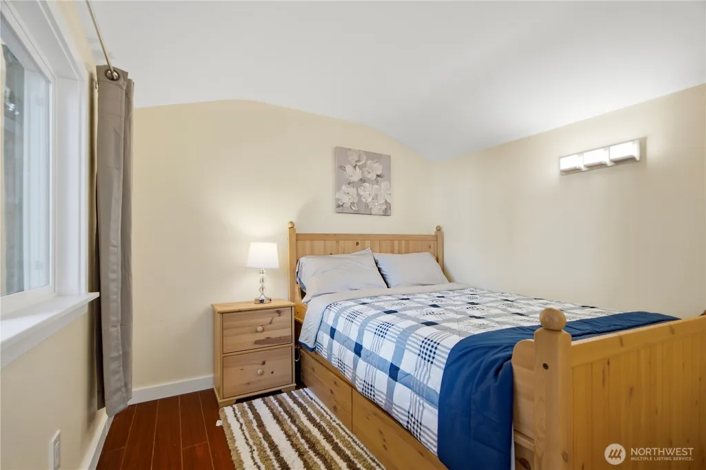 1820 101st Avenue NE Bellevue WA 98004