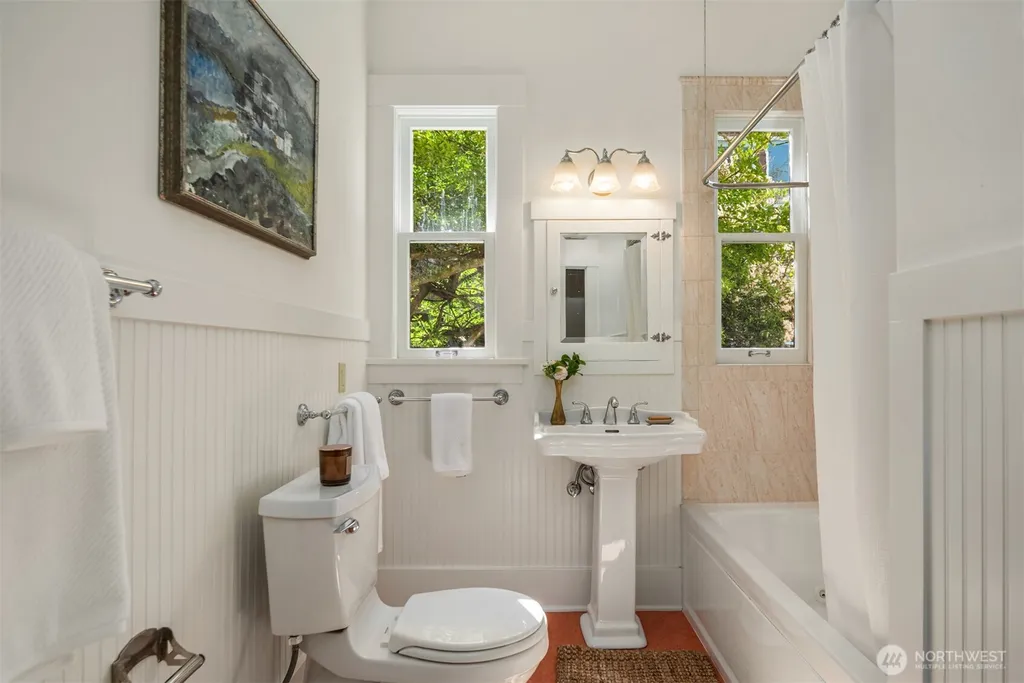 4055 SW Holgate Street Seattle WA 98116