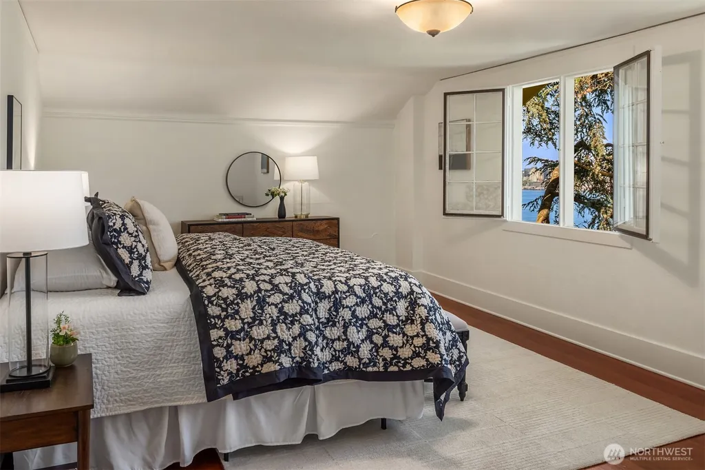 4055 SW Holgate Street Seattle WA 98116