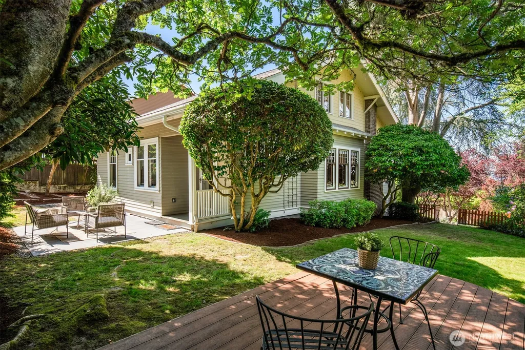4055 SW Holgate Street Seattle WA 98116