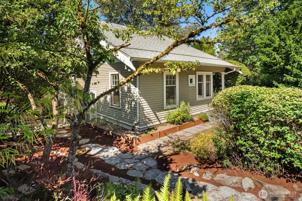 4055 SW Holgate Street Seattle WA 98116