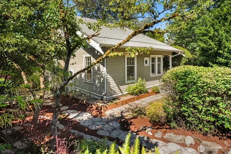 4055 SW Holgate Street Seattle WA 98116