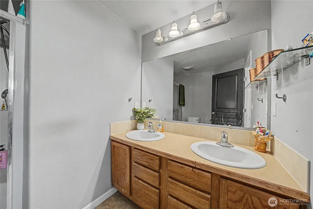 517 N Kentucky Drive Moses Lake WA 98837