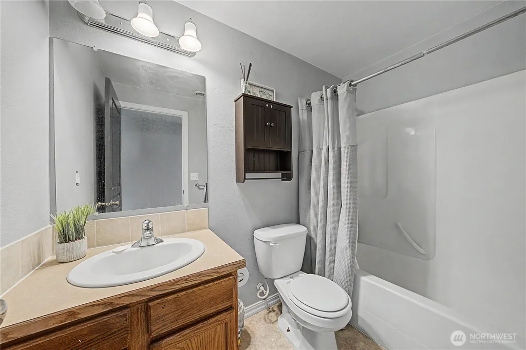 517 N Kentucky Drive Moses Lake WA 98837