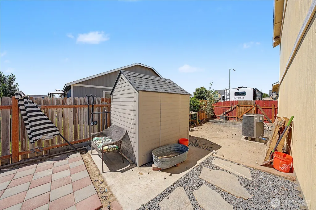 517 N Kentucky Drive Moses Lake WA 98837