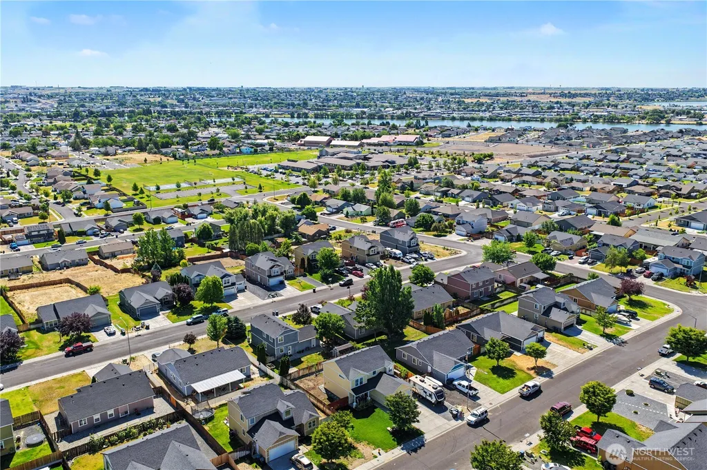 517 N Kentucky Drive Moses Lake WA 98837