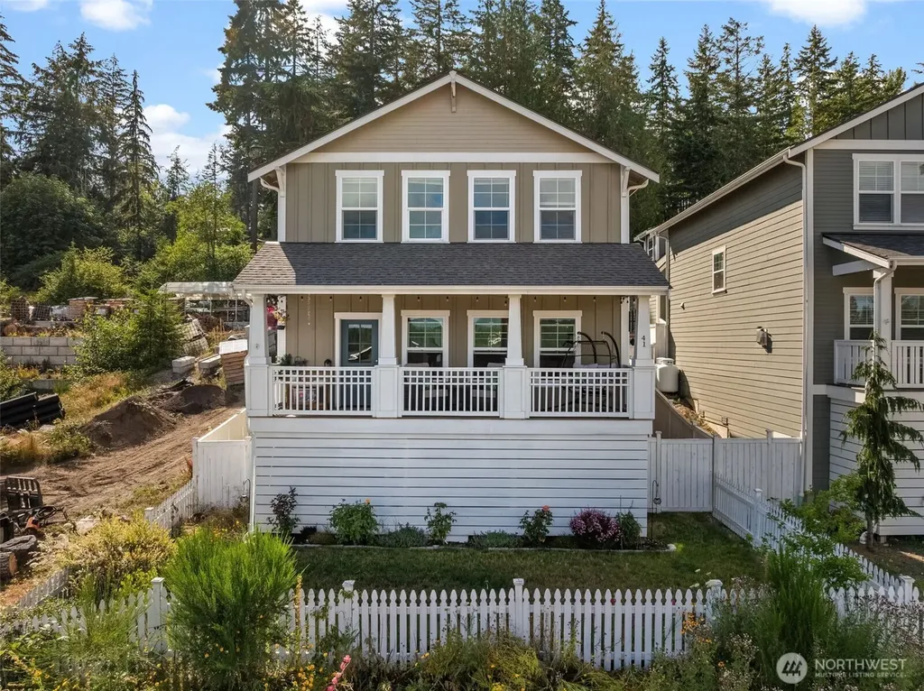 41 E Blackwell Street Allyn WA 98524
