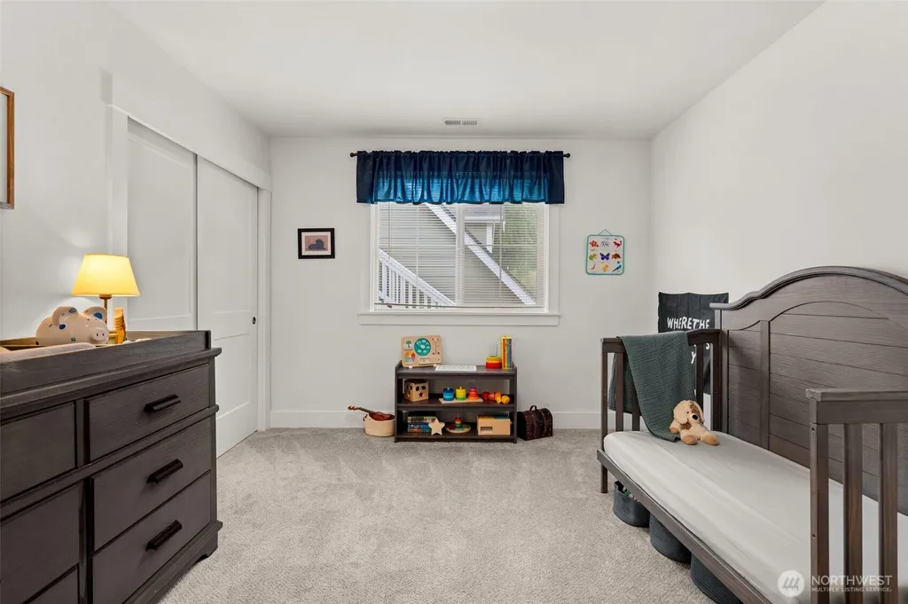 41 E Blackwell Street Allyn WA 98524