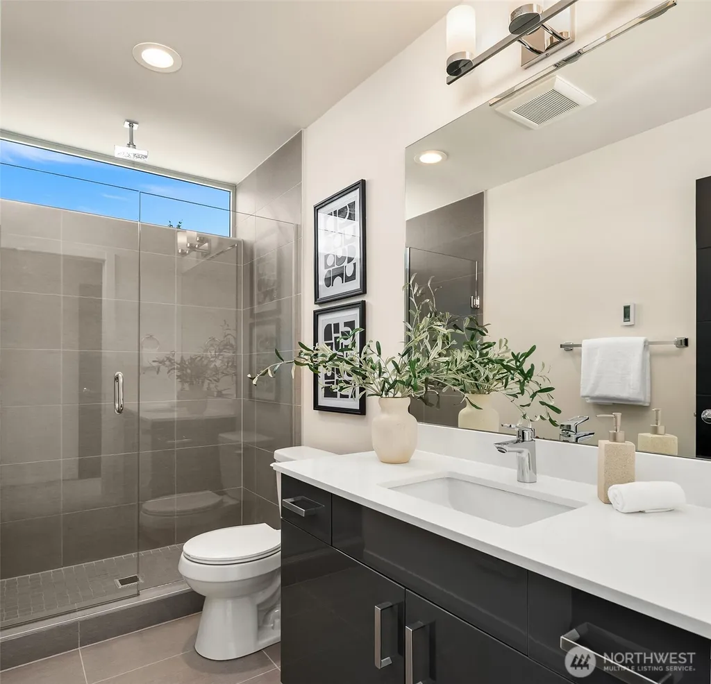8356 19th Avenue NW Seattle WA 98117