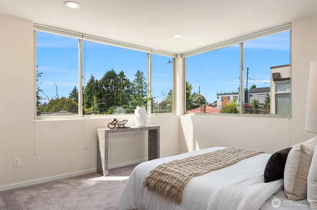 8356 19th Avenue NW Seattle WA 98117