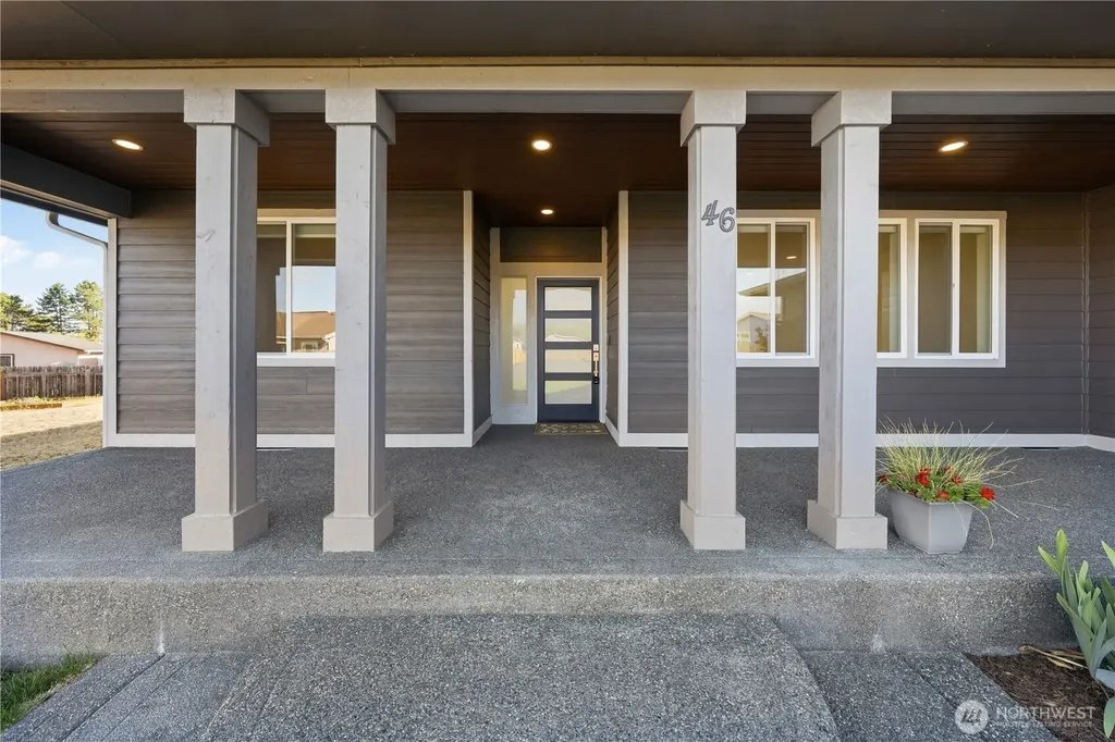 46 Bolster Way Sequim WA 98382