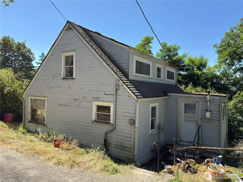 4411 Pacific Way Longview WA 98632