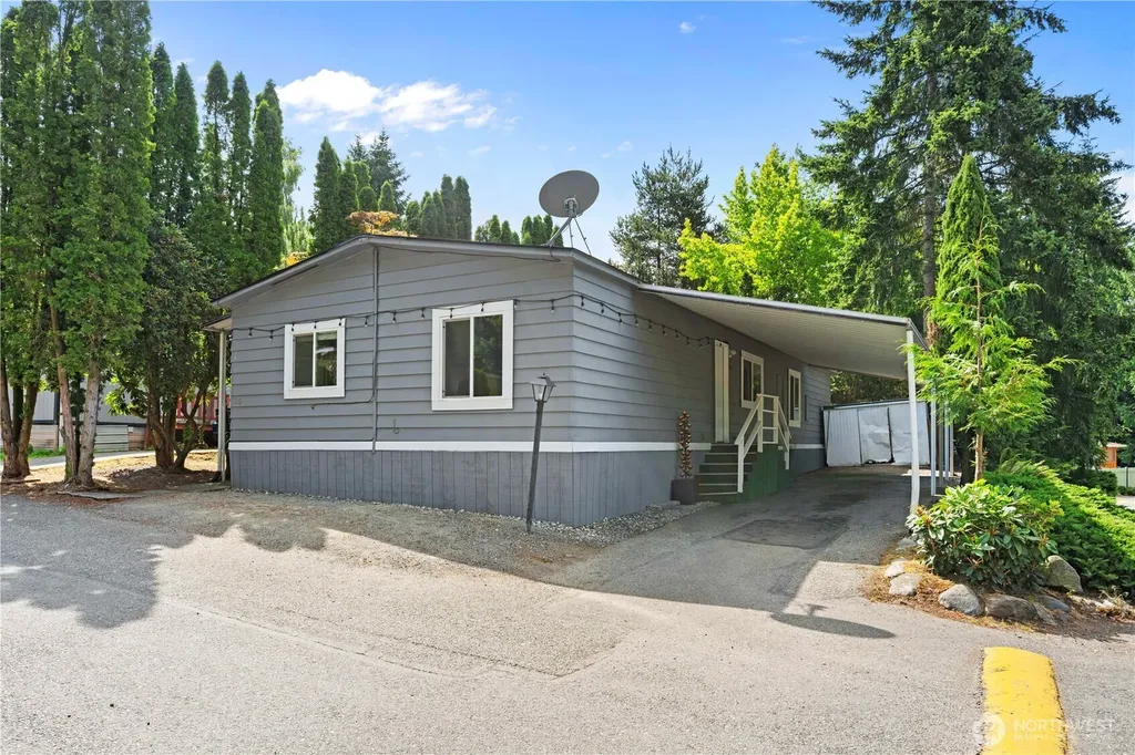 7701 Hardeson Road Everett WA 98203