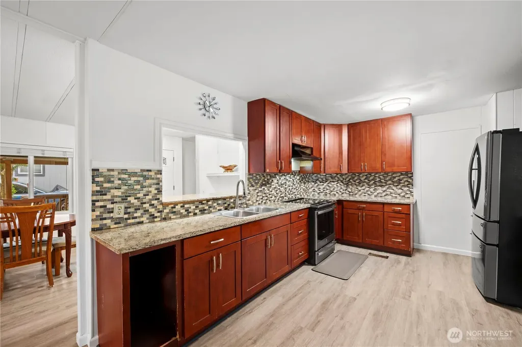 7701 Hardeson Road Everett WA 98203