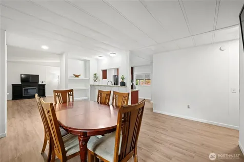 7701 Hardeson Road Everett WA 98203