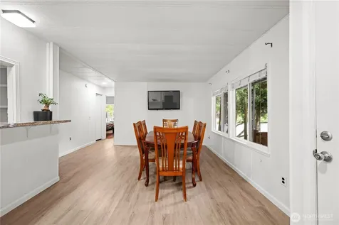 7701 Hardeson Road Everett WA 98203