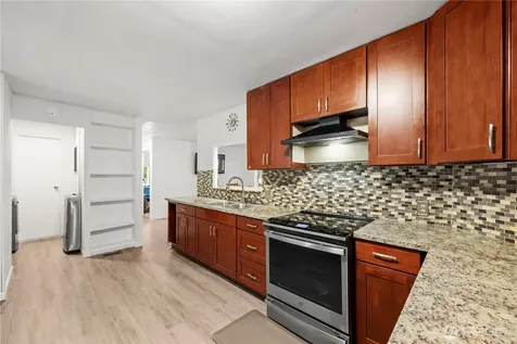 7701 Hardeson Road Everett WA 98203