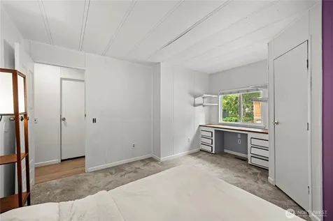 7701 Hardeson Road Everett WA 98203