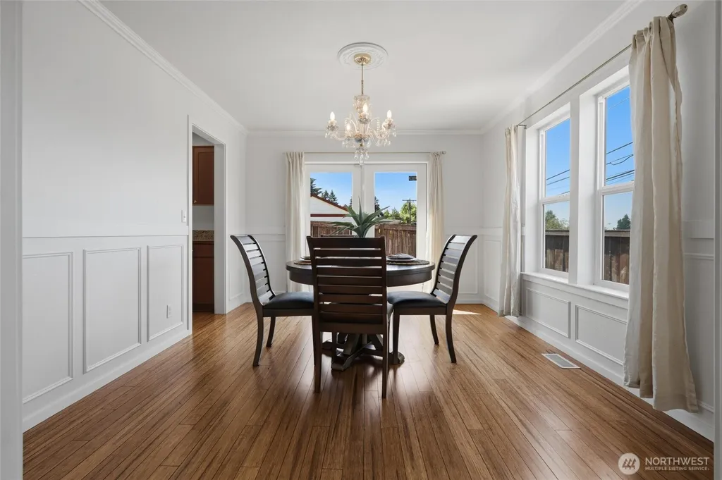 1601 NE Sarai Court Bremerton WA 98310