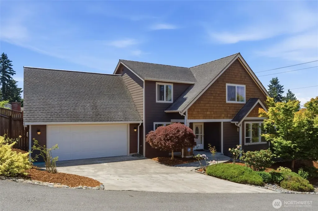1601 NE Sarai Court Bremerton WA 98310