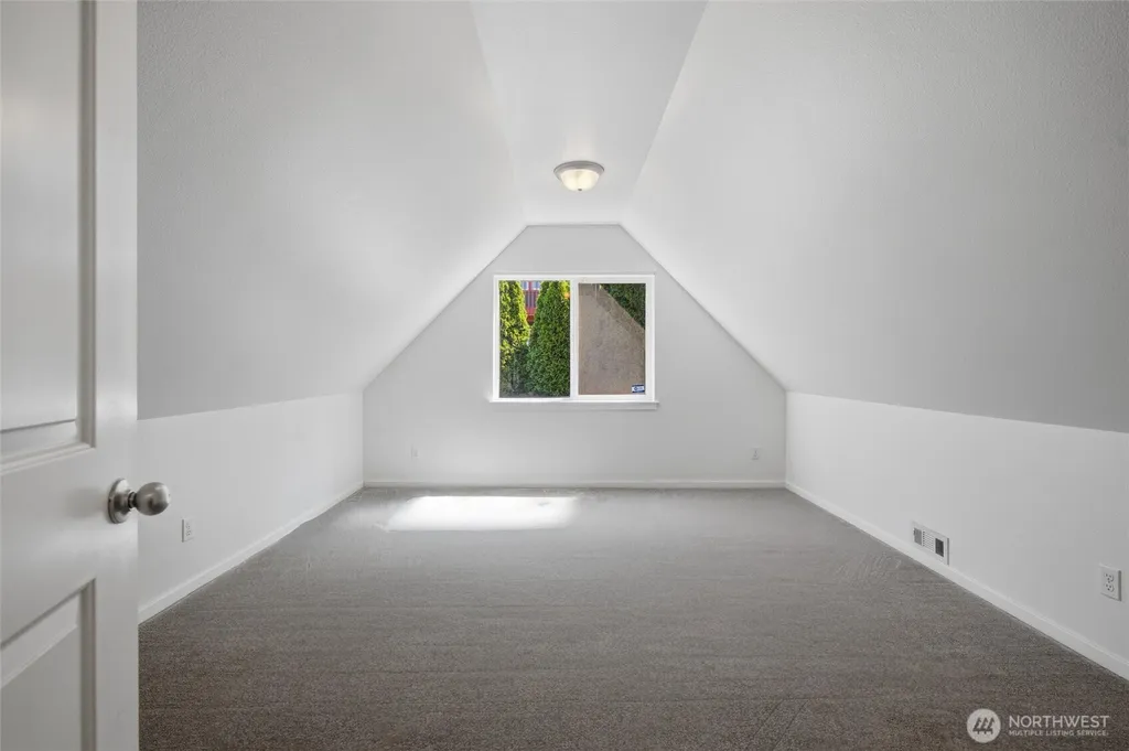 1601 NE Sarai Court Bremerton WA 98310