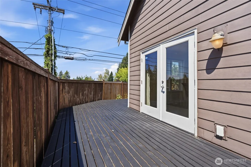 1601 NE Sarai Court Bremerton WA 98310