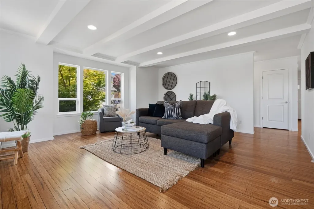 1601 NE Sarai Court Bremerton WA 98310