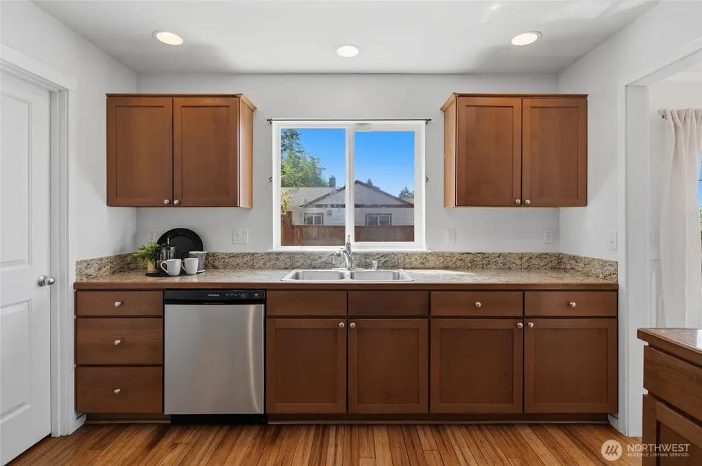 1601 NE Sarai Court Bremerton WA 98310