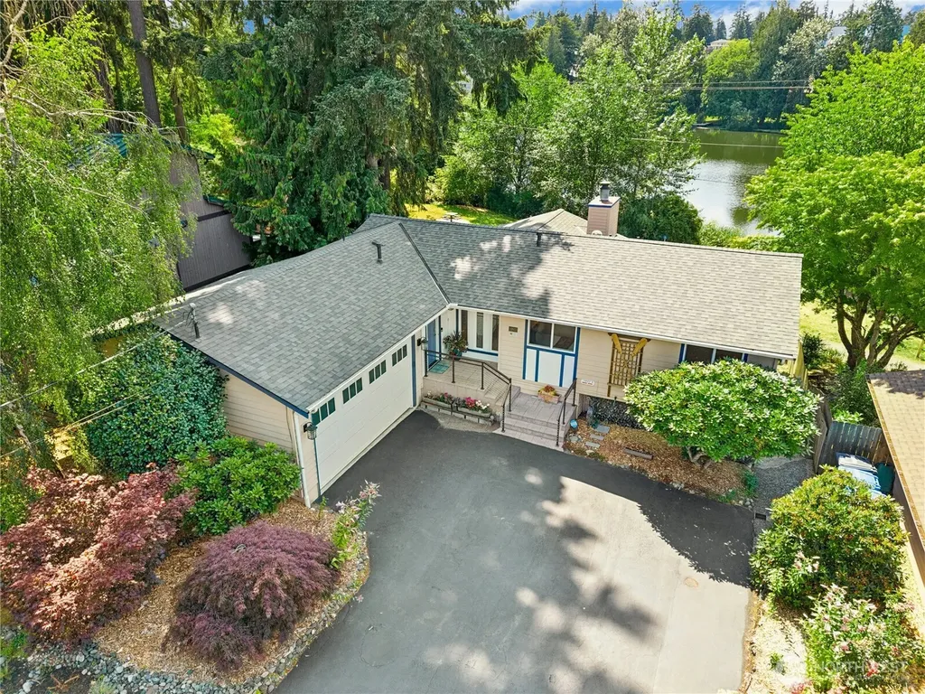 19803 Ashworth Avenue N Shoreline WA 98133