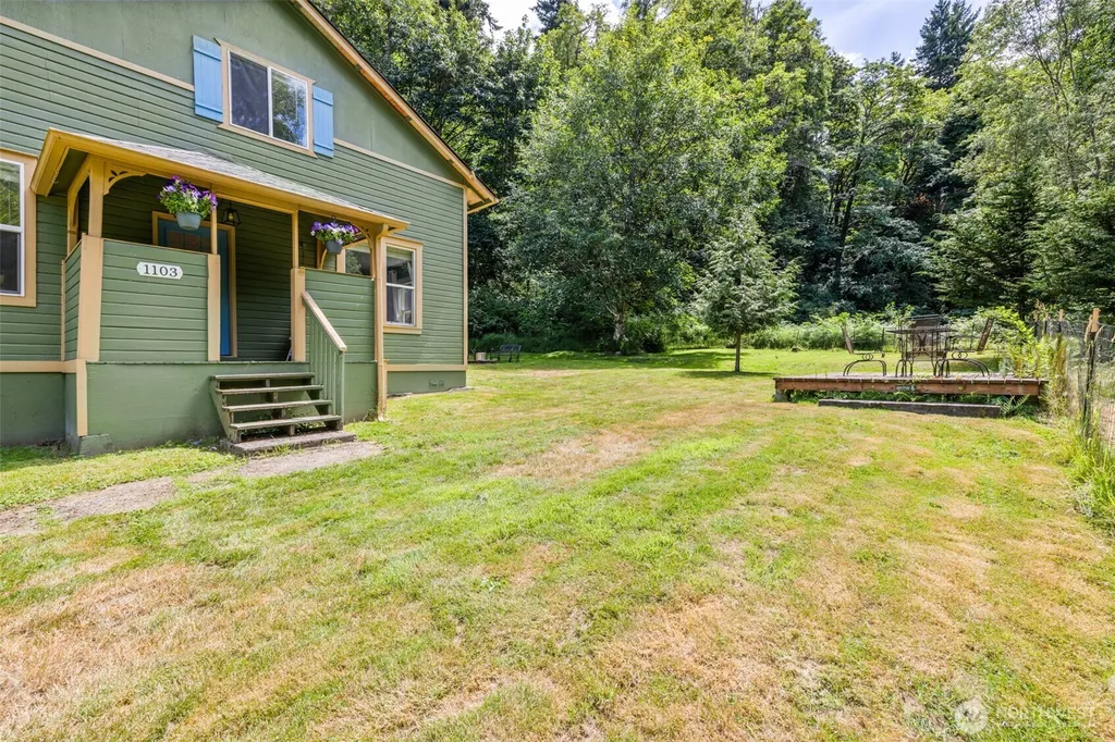 1103 S Valley Street Port Angeles WA 98362