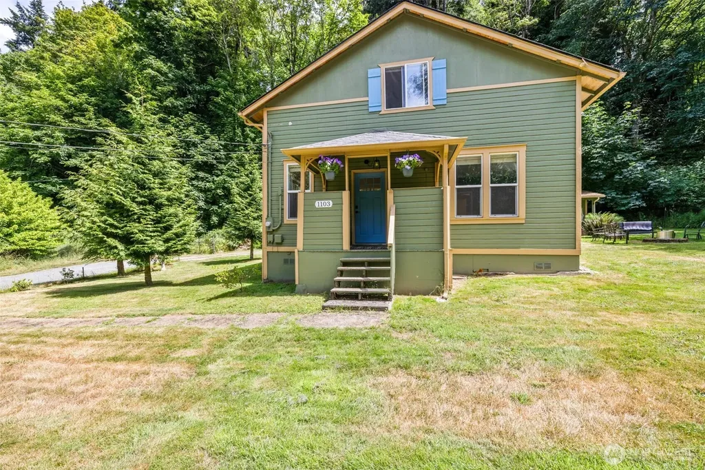 1103 S Valley Street Port Angeles WA 98362