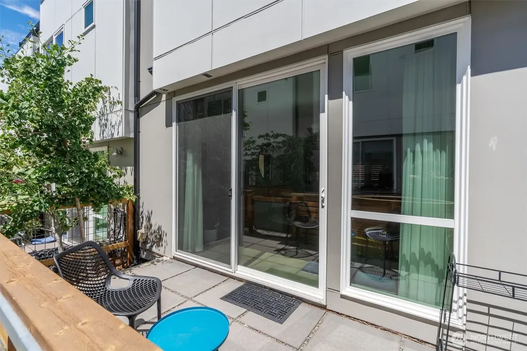 7016 California Avenue SW Seattle WA 98136
