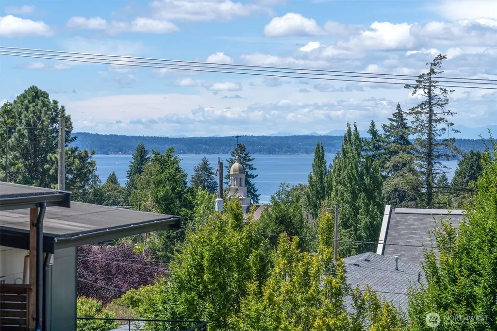 7016 California Avenue SW Seattle WA 98136