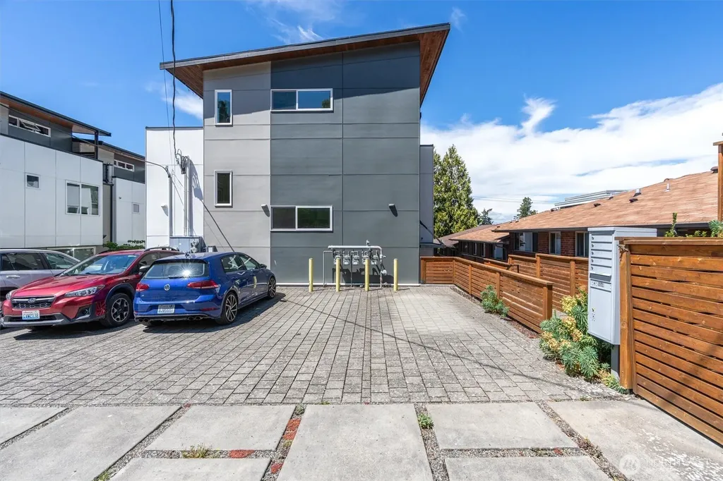 7016 California Avenue SW Seattle WA 98136