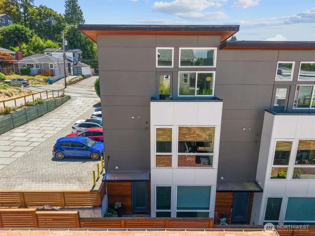 7016 California Avenue SW Seattle WA 98136