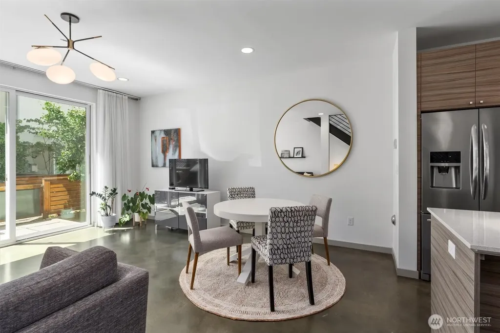 7016 California Avenue SW Seattle WA 98136
