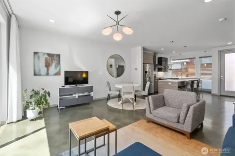 7016 California Avenue SW Seattle WA 98136