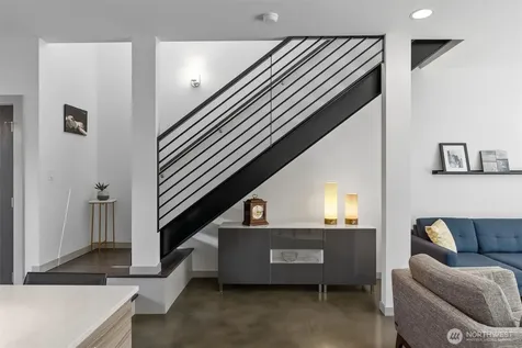 7016 California Avenue SW Seattle WA 98136