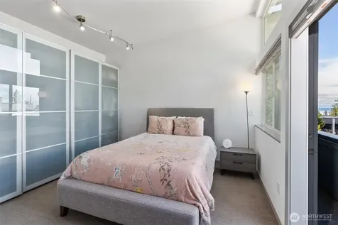 7016 California Avenue SW Seattle WA 98136