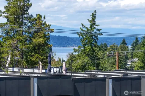 7016 California Avenue SW Seattle WA 98136