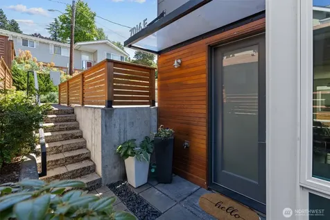 7016 California Avenue SW Seattle WA 98136