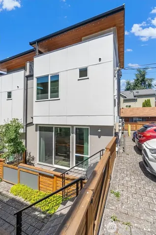 7016 California Avenue SW Seattle WA 98136