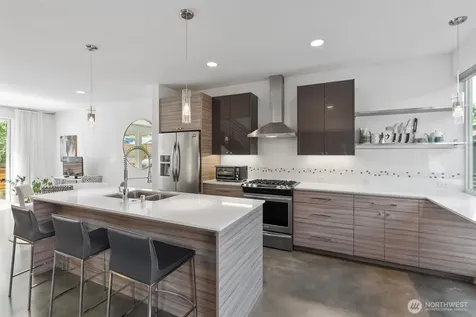 7016 California Avenue SW Seattle WA 98136