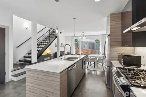7016 California Avenue SW Seattle WA 98136