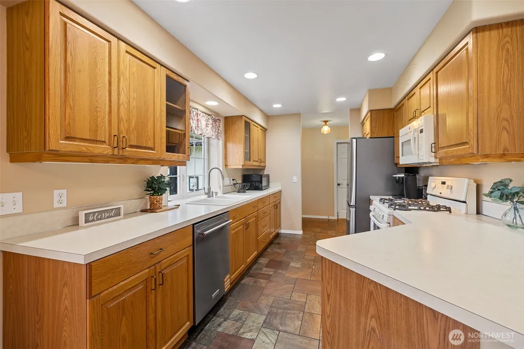 1023 Littlejohn Way Sequim WA 98382