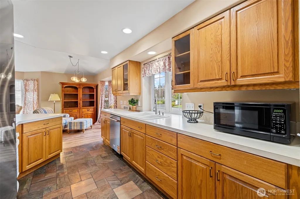 1023 Littlejohn Way Sequim WA 98382